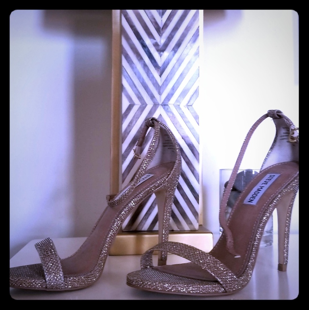 Steve Madden sane heel in shimmering gold